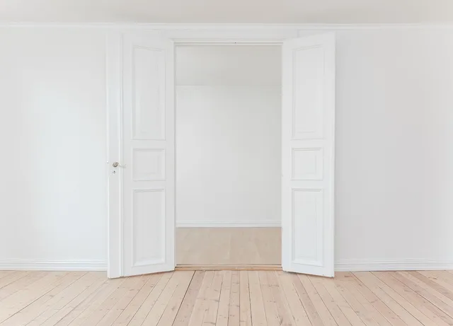 interior, indoor, white, wall, open, door, floor, door, door, door, door, door, floor. 4 points on escape room expansion that matter